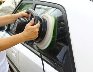 Đánh Bóng Kính Toàn Xe SUV 5 Chỗ 